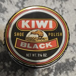 Vintage KIWI BOOT SHOE POLISH Tin - Pottstown PA 1-1/8 Ounce - 39 Cents - Black